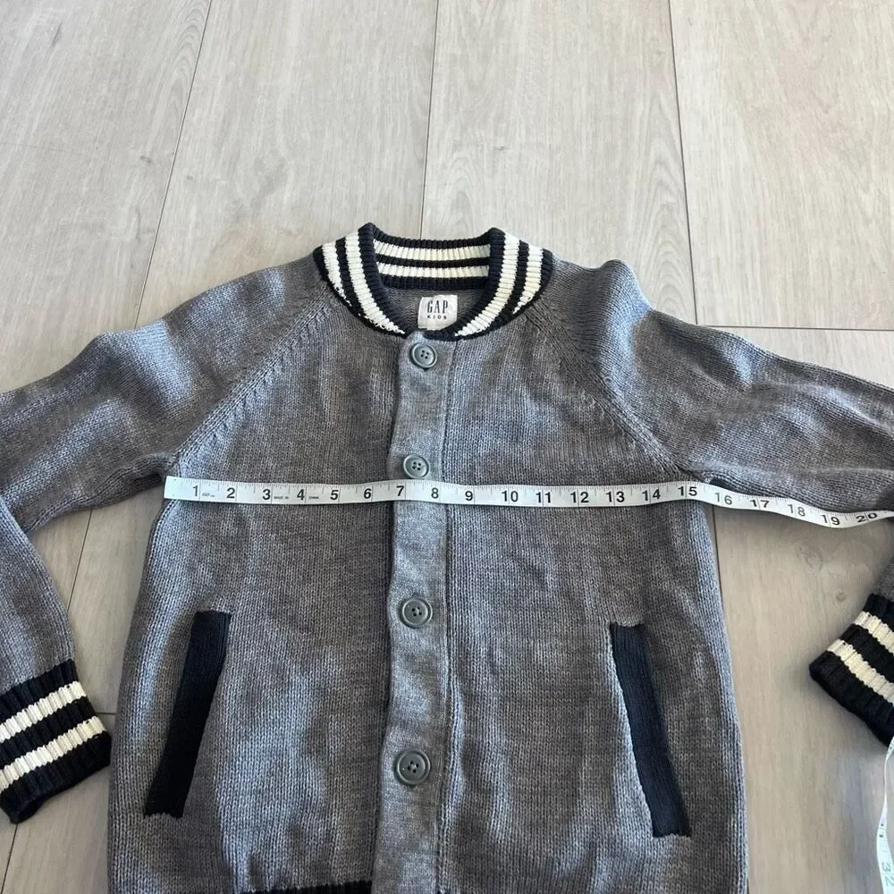 Gap boys sweater size L